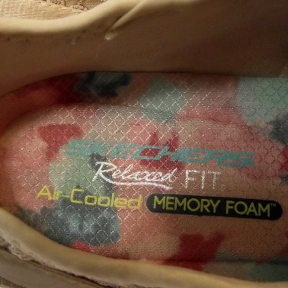 SKECHERS Relaxed Fit Breathe Easy Women's Sz 9 Nat - Picture 5 of 8